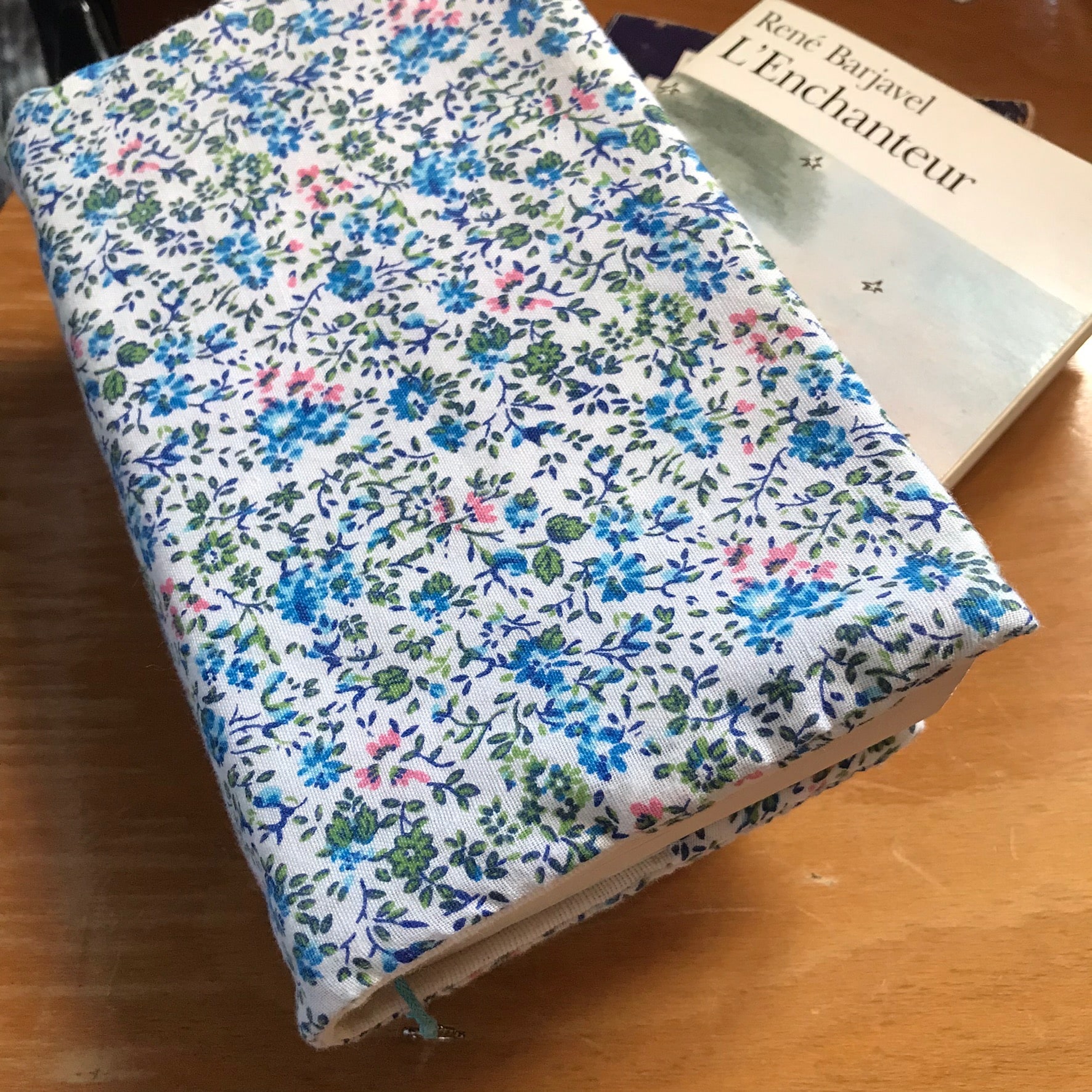 Protège livre imprimé fleurs bleues - Happyfanny